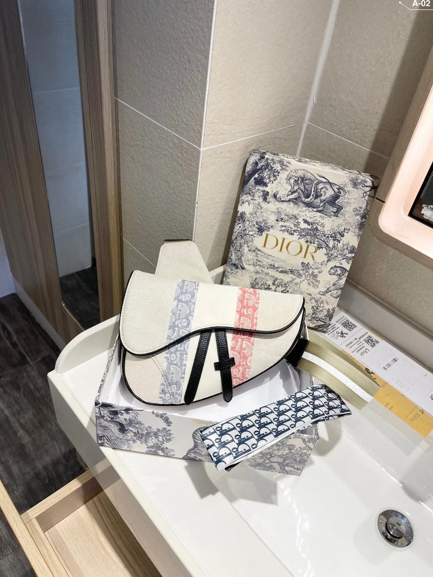 Designer Handbags DR 305