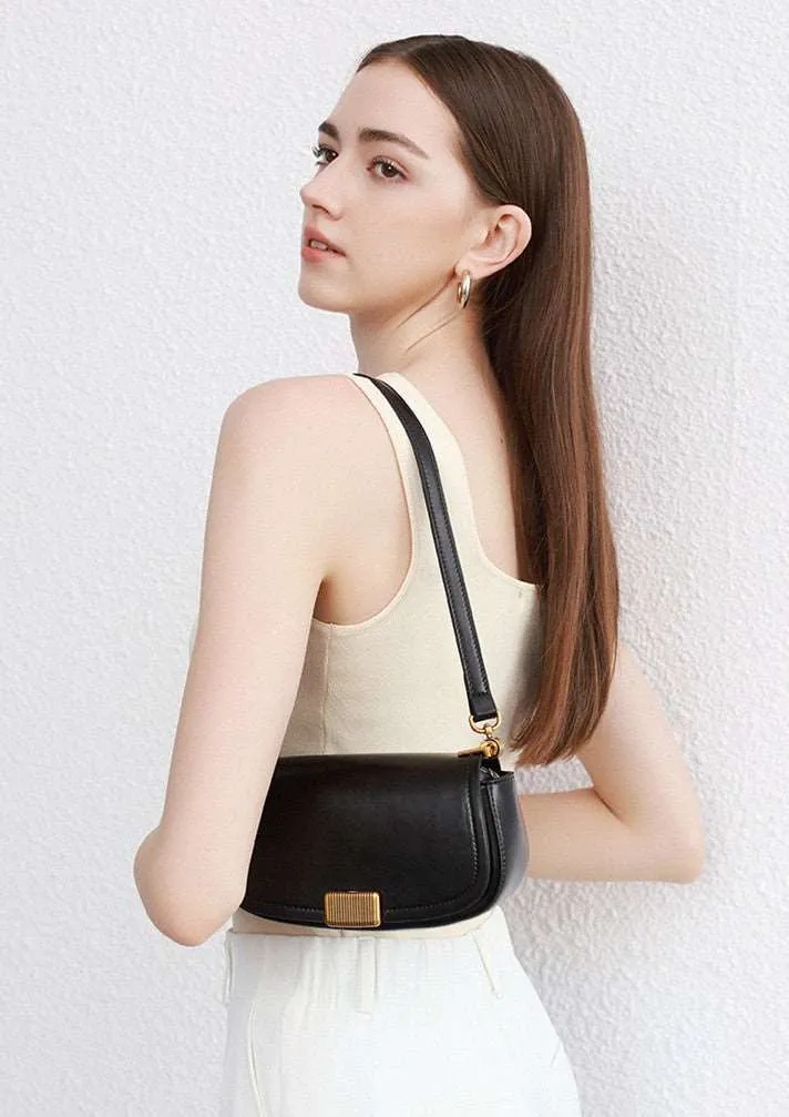 Fashion-forward Single-strap Saddle Purse