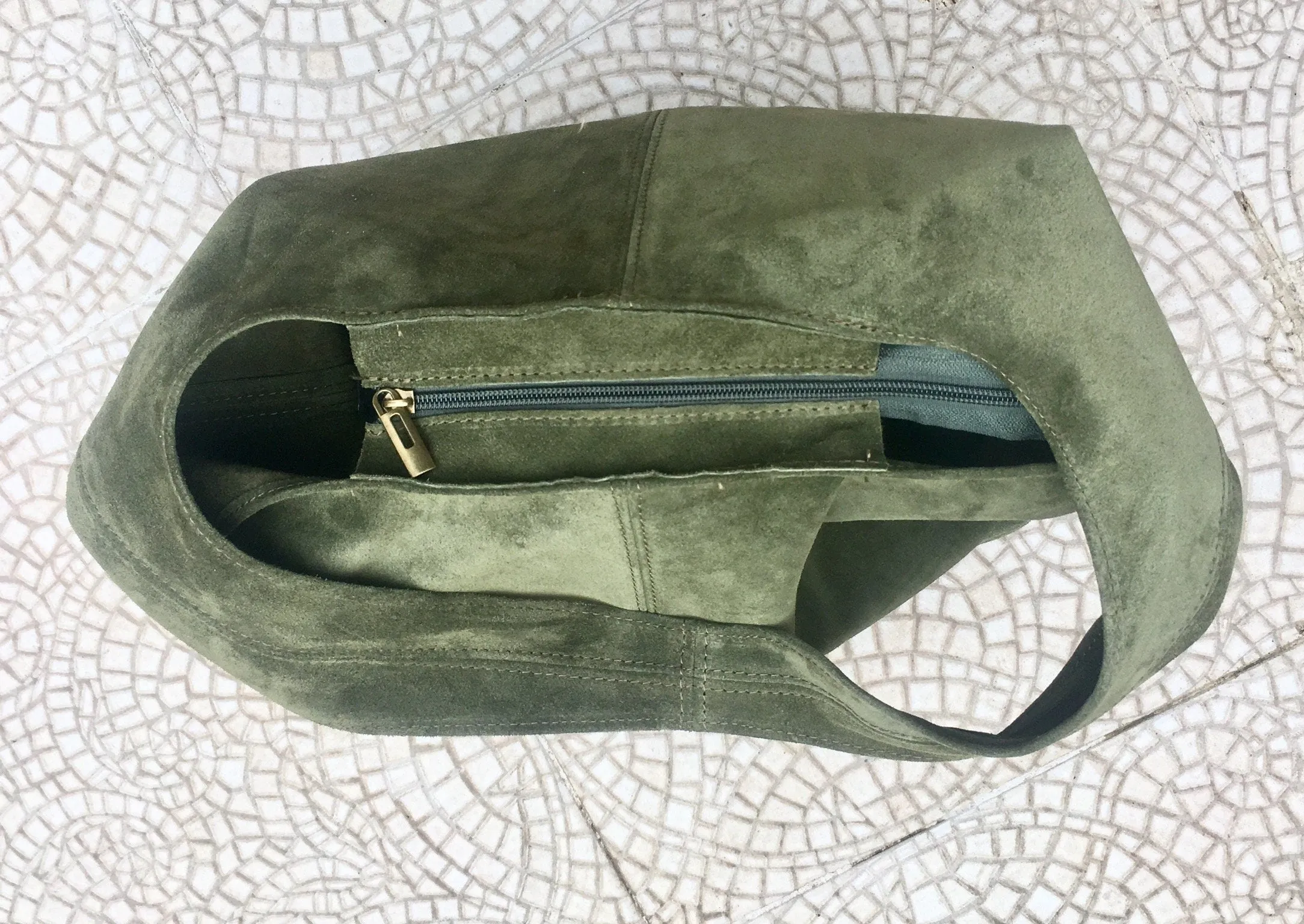 Large tote leather bag in moss GREEN. Slouch leather bag with ZIPPER. Leather shopper,  laptop bag in suede leather bag.GREEN suede bag.