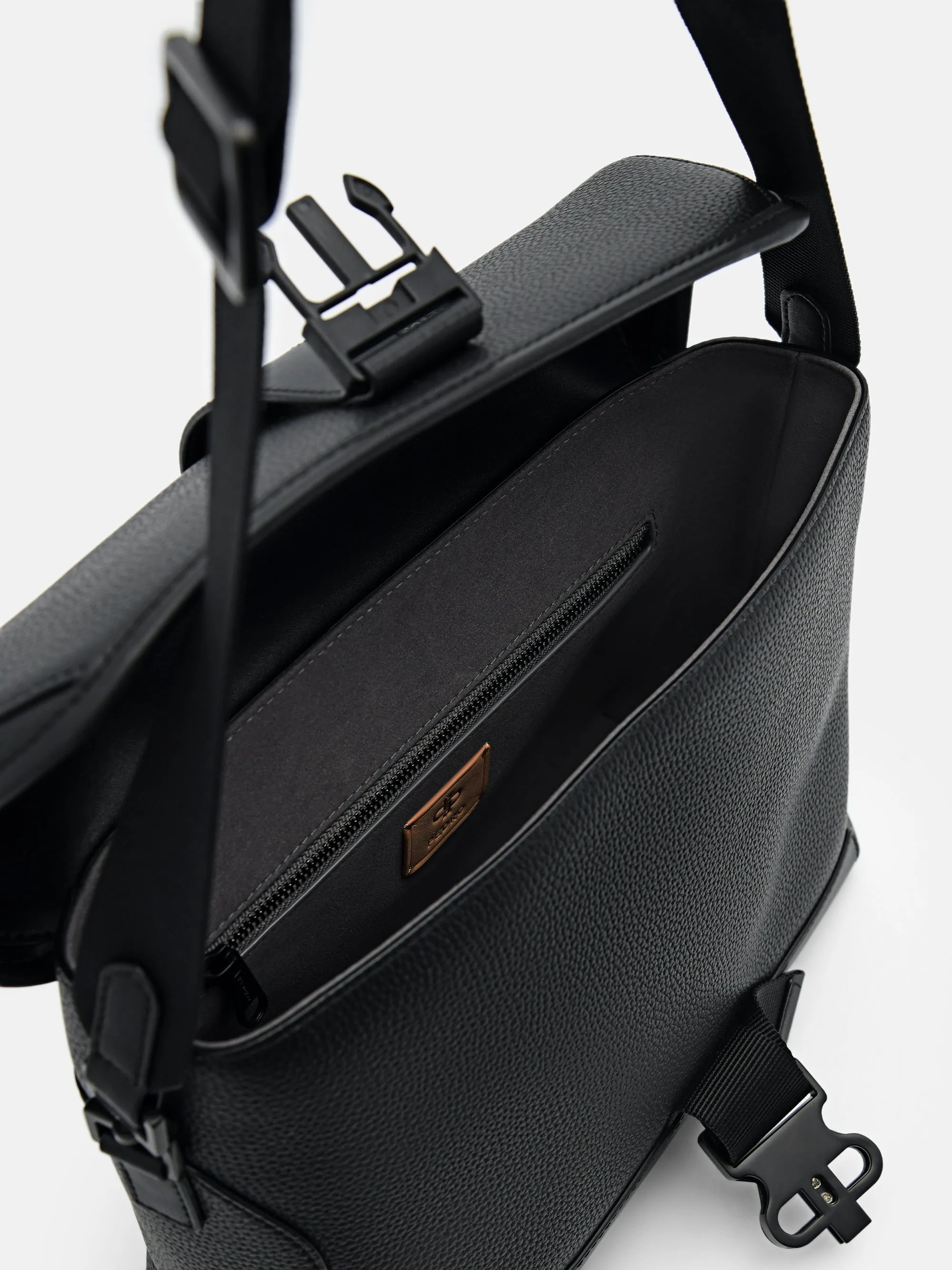 PEDRO Icon Leather Messenger Bag